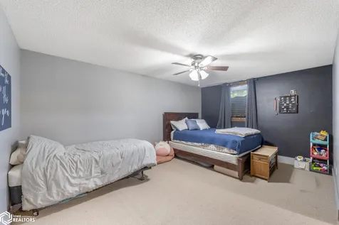 22 Charlestown Square Mason City IA 50401