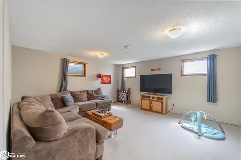 22 Charlestown Square Mason City IA 50401
