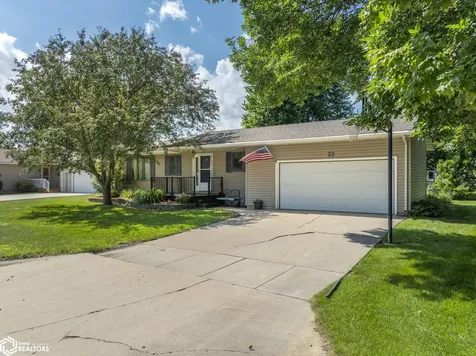 22 Charlestown Square Mason City IA 50401