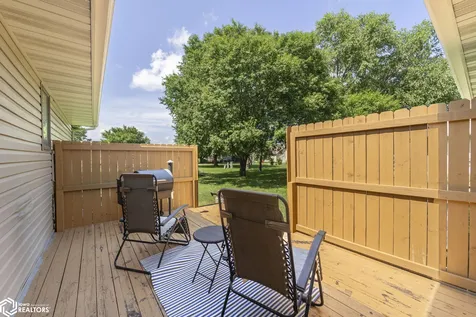 22 Charlestown Square Mason City IA 50401