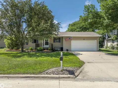 22 Charlestown Square Mason City IA 50401