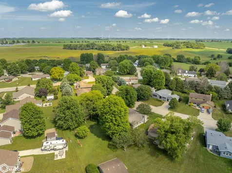 22 Charlestown Square Mason City IA 50401