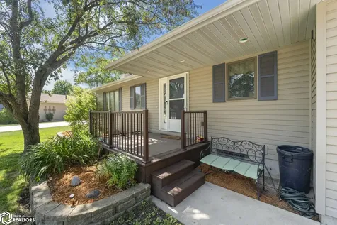 22 Charlestown Square Mason City IA 50401