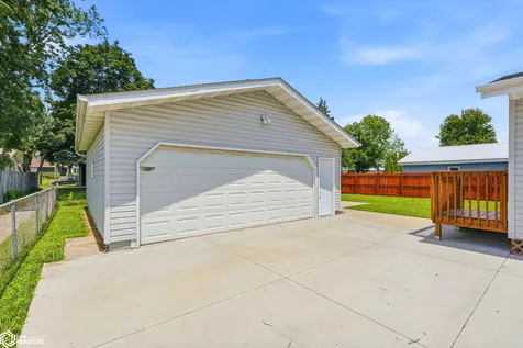 1516 Parkway Drive Burlington IA 52601