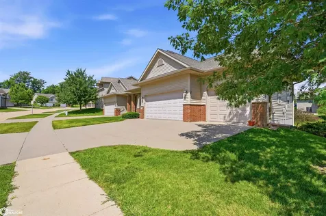 276 Hickory Court Tiffin IA 52340