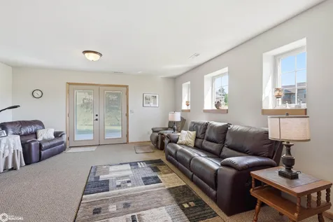 276 Hickory Court Tiffin IA 52340