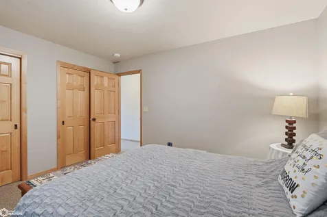 276 Hickory Court Tiffin IA 52340