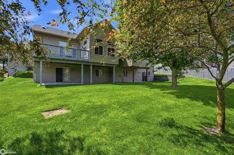 276 Hickory Court Tiffin IA 52340