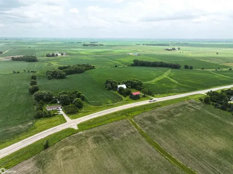 Jamestown Avenue Independence IA 50644