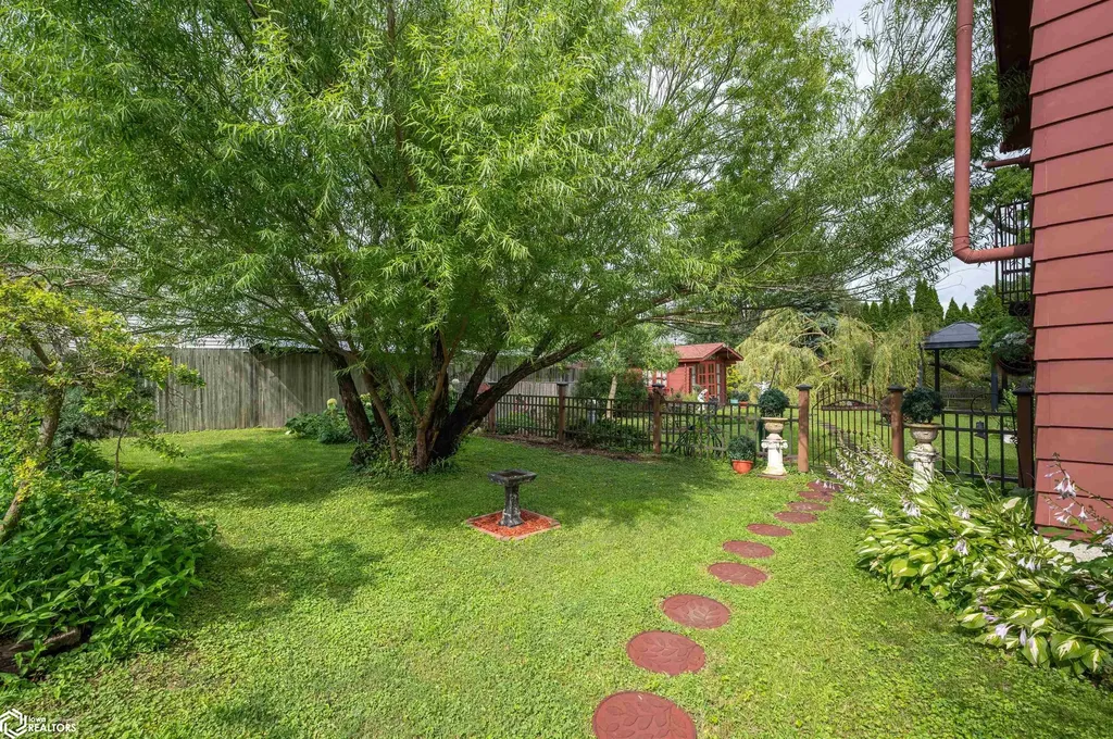 306 N 8th Avenue N Vinton IA 52349