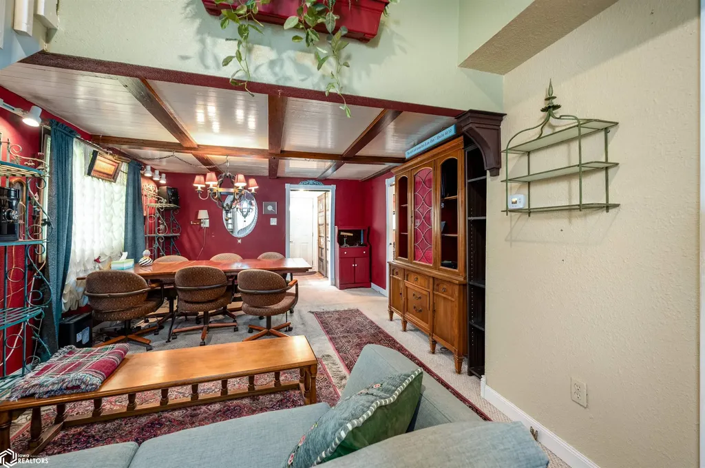 306 N 8th Avenue N Vinton IA 52349