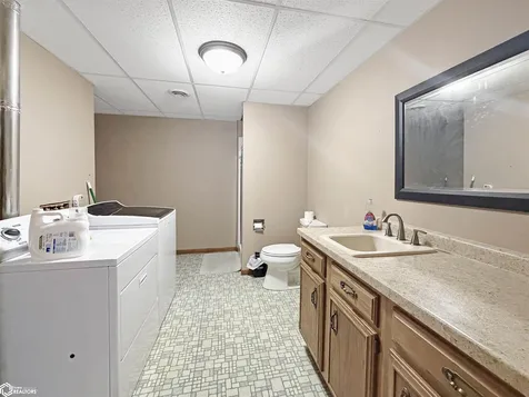 802 Crestview Drive Traer IA 50675