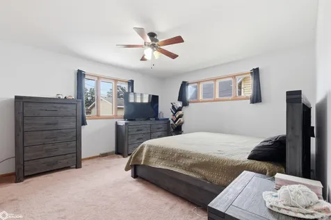 806 Oswego Street Tama IA 52339