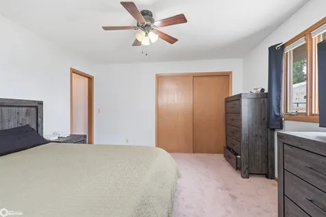 806 Oswego Street Tama IA 52339