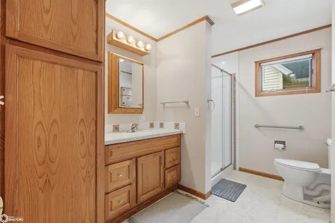 806 Oswego Street Tama IA 52339