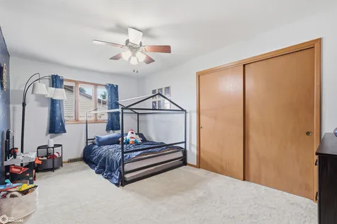 806 Oswego Street Tama IA 52339