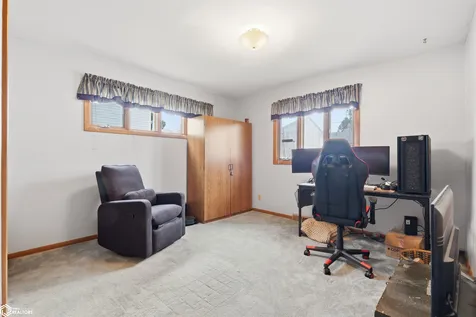 806 Oswego Street Tama IA 52339