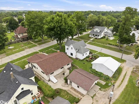 806 Oswego Street Tama IA 52339