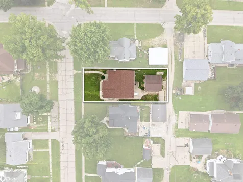 806 Oswego Street Tama IA 52339
