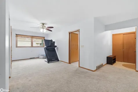 806 Oswego Street Tama IA 52339