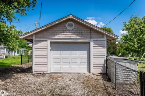 1505 W State Street Marshalltown IA 50158
