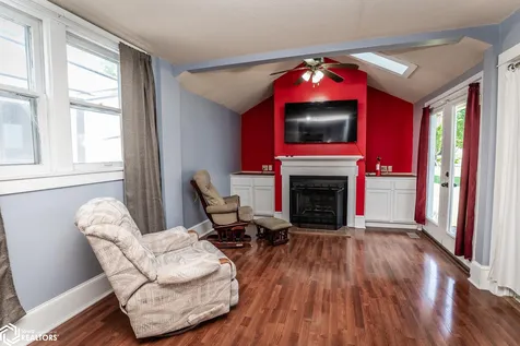 1505 W State Street Marshalltown IA 50158