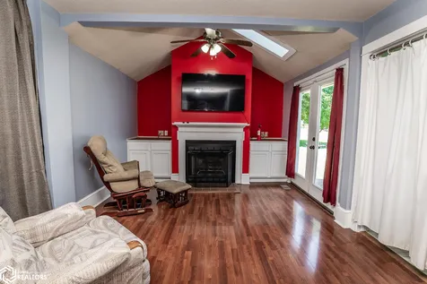 1505 W State Street Marshalltown IA 50158