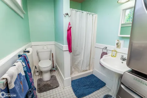 1505 W State Street Marshalltown IA 50158