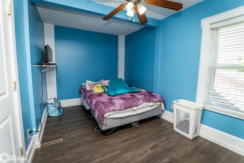 1505 W State Street Marshalltown IA 50158