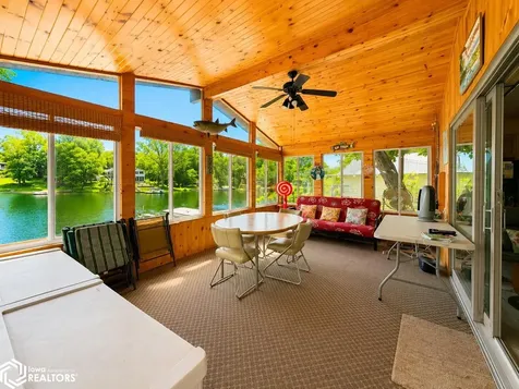 1116 Lakeshore Drive Brooklyn IA 52211