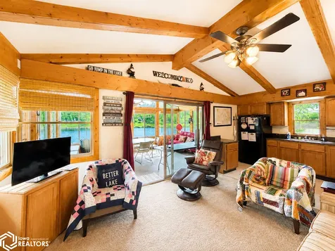 1116 Lakeshore Drive Brooklyn IA 52211