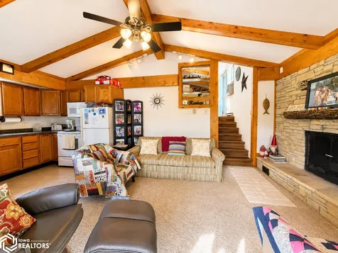 1116 Lakeshore Drive Brooklyn IA 52211