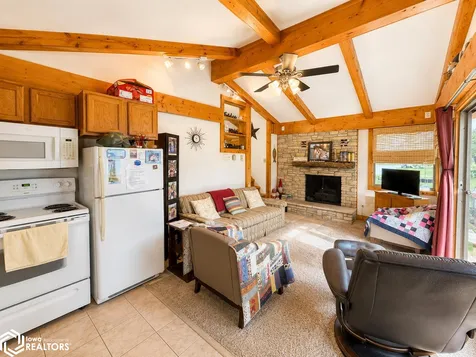 1116 Lakeshore Drive Brooklyn IA 52211