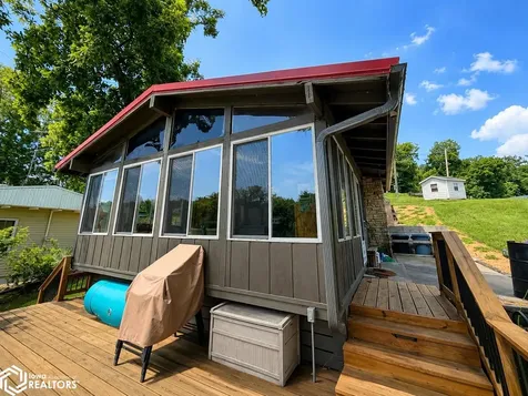 1116 Lakeshore Drive Brooklyn IA 52211
