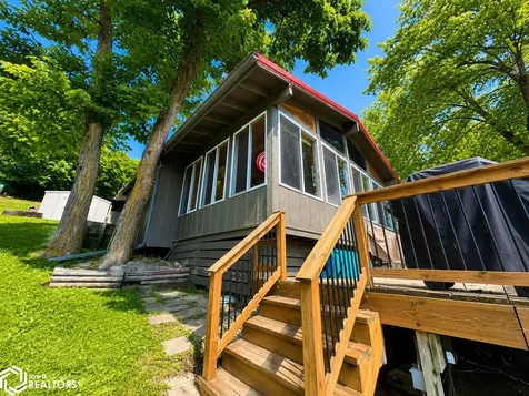 1116 Lakeshore Drive Brooklyn IA 52211