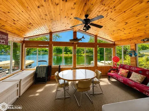 1116 Lakeshore Drive Brooklyn IA 52211