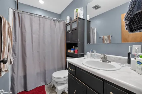 2301 S 5th Avenue Marshalltown IA 50158
