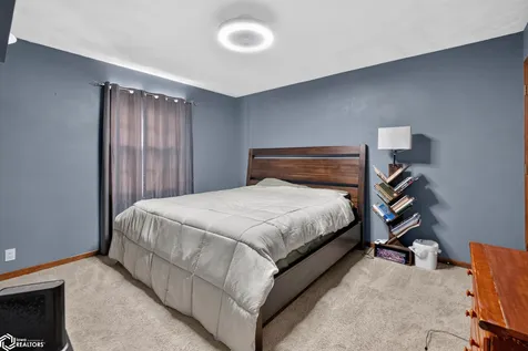 2301 S 5th Avenue Marshalltown IA 50158