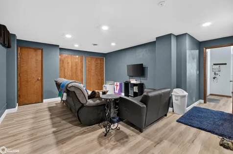 2301 S 5th Avenue Marshalltown IA 50158