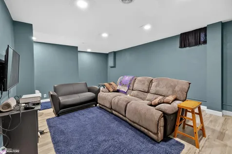 2301 S 5th Avenue Marshalltown IA 50158