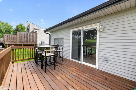 2301 S 5th Avenue Marshalltown IA 50158
