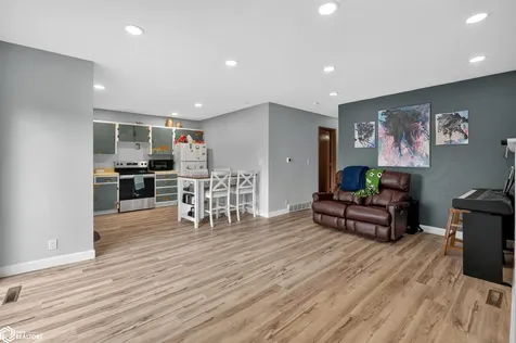 2301 S 5th Avenue Marshalltown IA 50158