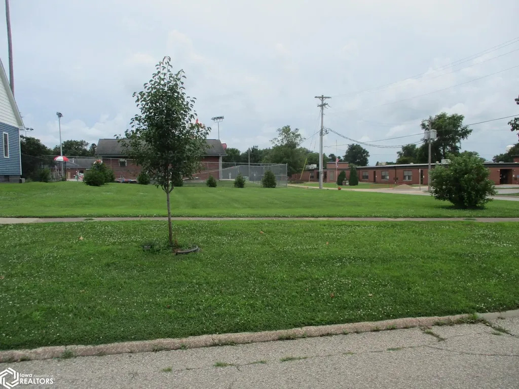 400 Lincoln Street Dysart IA 52224