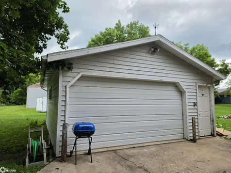 202 E Broadway Leland IA 50453