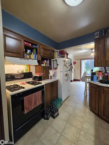 202 E Broadway Leland IA 50453