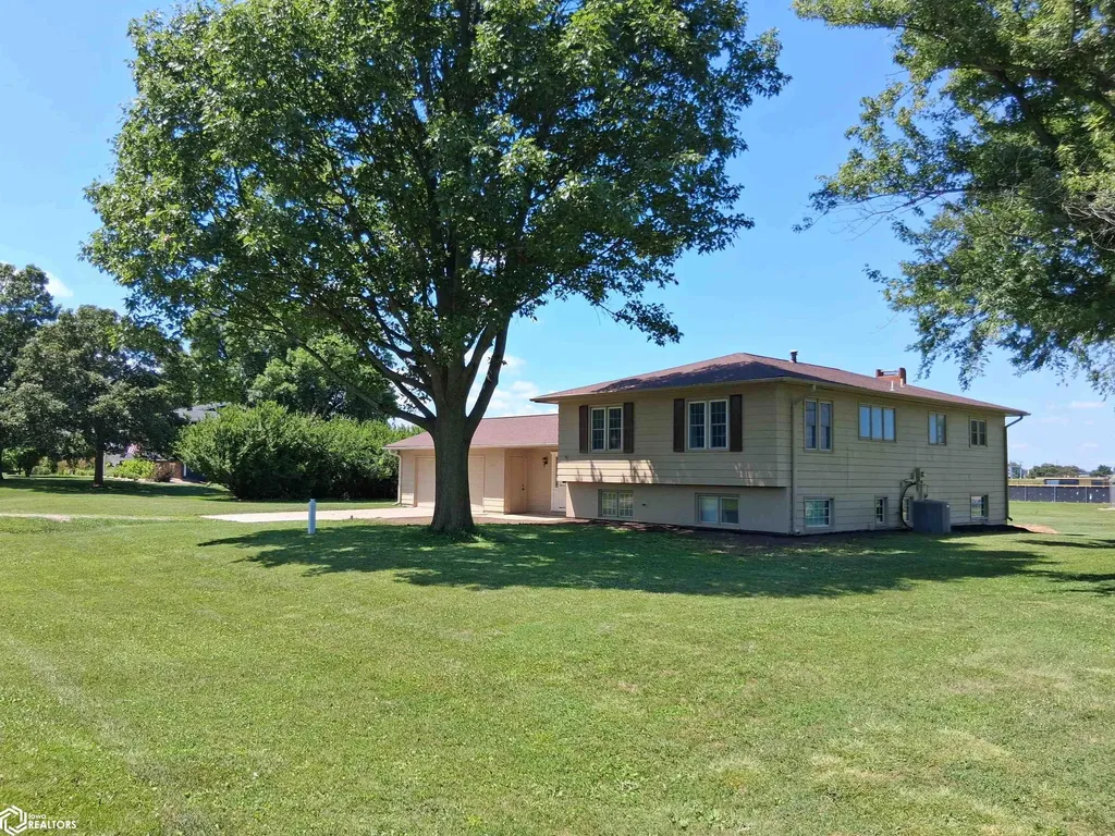 107 College View Lane Marshalltown IA 50158