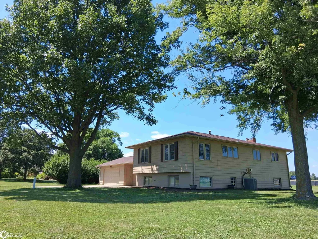 107 College View Lane Marshalltown IA 50158