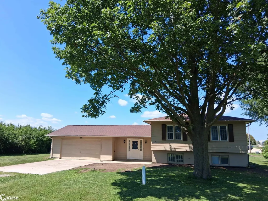 107 College View Lane Marshalltown IA 50158