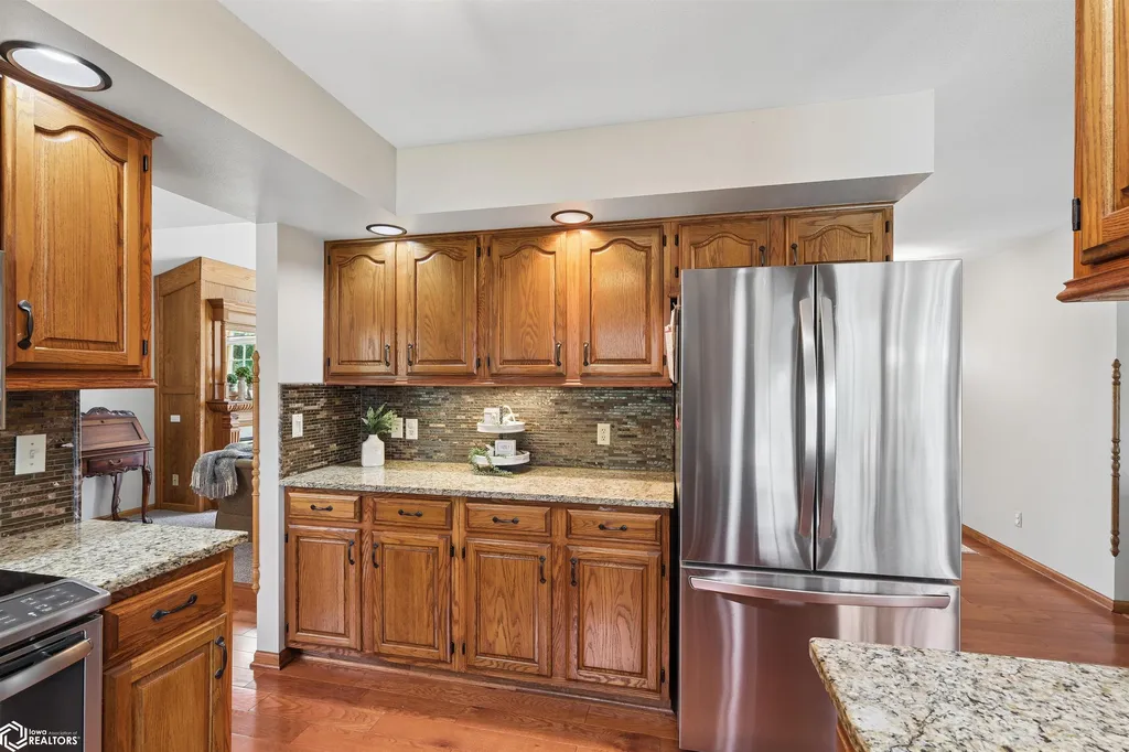 1032 Oakland Drive Tama IA 52339