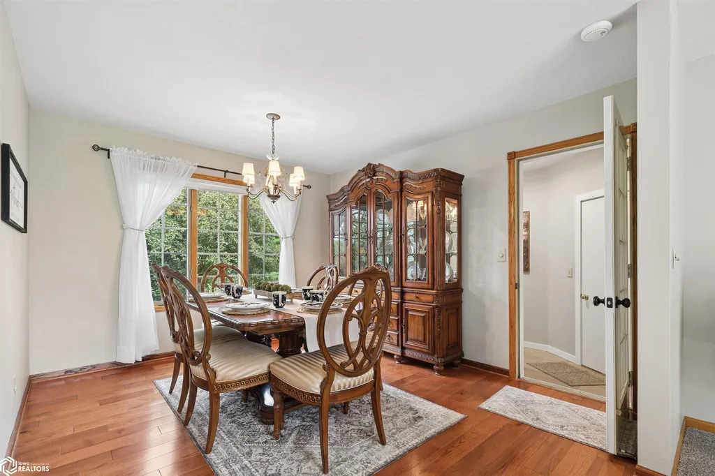 1032 Oakland Drive Tama IA 52339